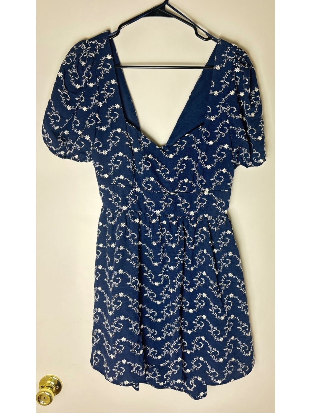 Blue Rain Francesca’s Navy Floral Embroidered Tie Back Dress L NWT Pockets
